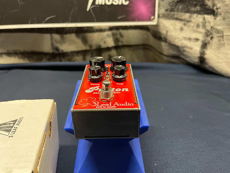 3Leaf Audio Proton v3 Envelope Filter Pedal with Box - Red