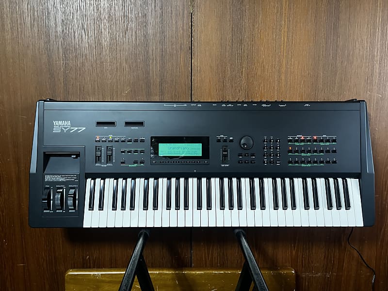 YAMAHA SY77 Music Synthesizer w/ case New belt of FD, battery, Back light