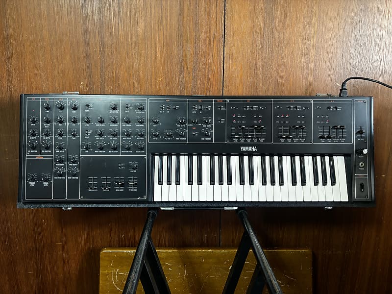 Yamaha CS-30L Monophonic Synthesizer 1977 - 1980 - Black