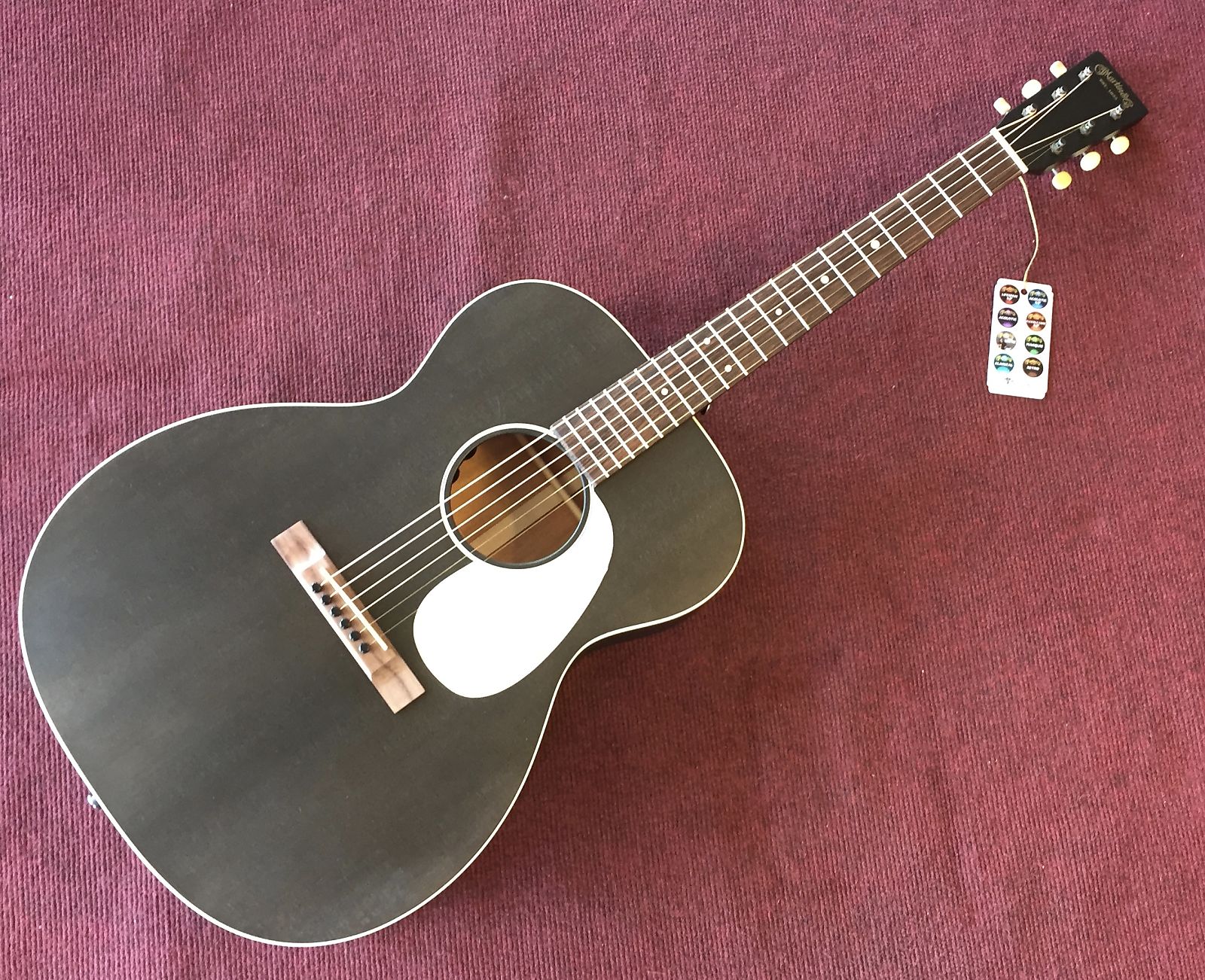Martin 000 17E Black Smoke Reverb UK