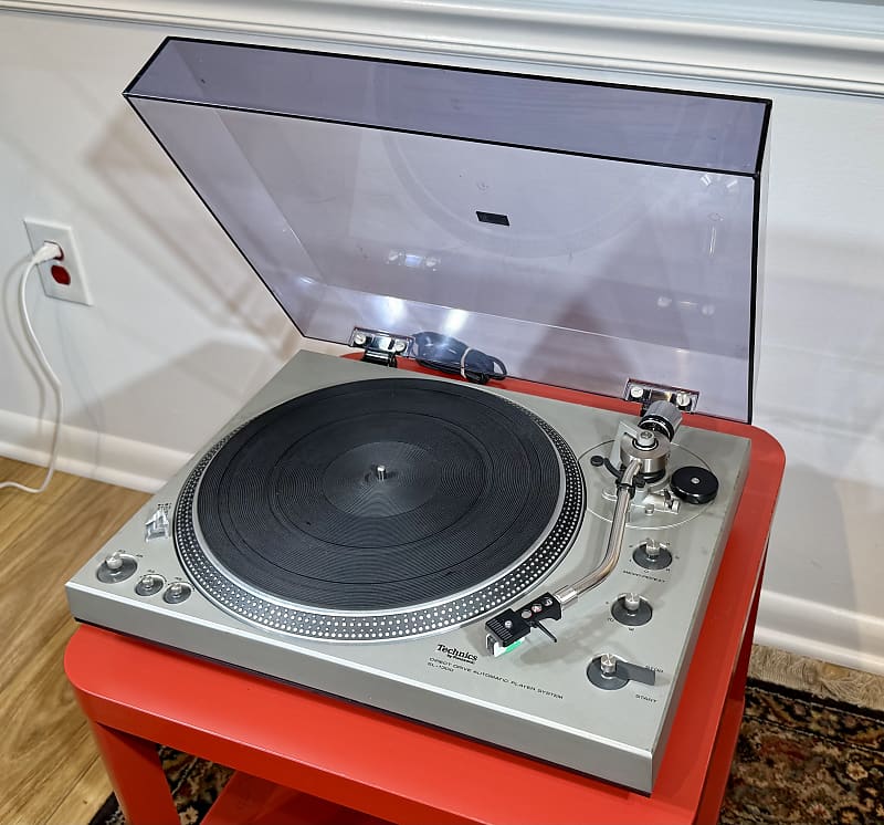 Technics SL-1300 Direct Drive Automatic Player System  			