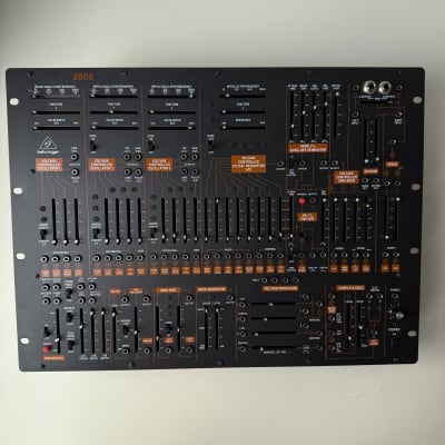 Behringer 2600