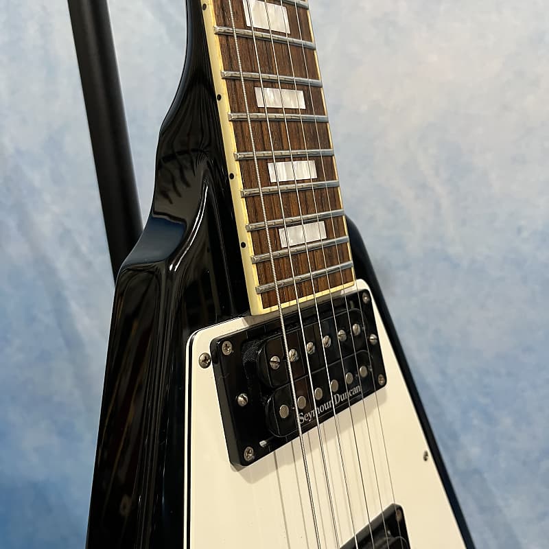Edwards E-FV-85D LH フライングV レフティ Edwards E-FV-LTD Vintage White Flying V type electric guitar