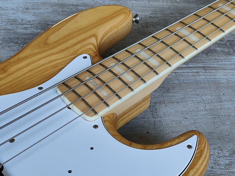 2020 Fender Japan Traditional 70's Jazz Bass (Natural)