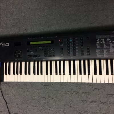 Yamaha V50 FM Synthesizer 1989 - Black - Excellent!