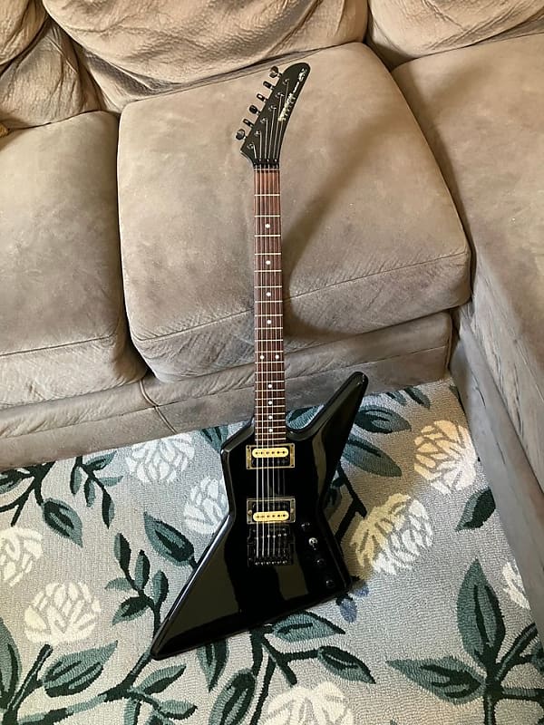 Greco Guitar Device with Kahler MTX-85 Explorer 1985 - Black