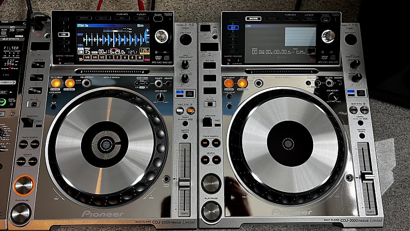 Pioneer DJ CDJ 2000 Nexus Limited Edition & DJM 900 Nexus Limited