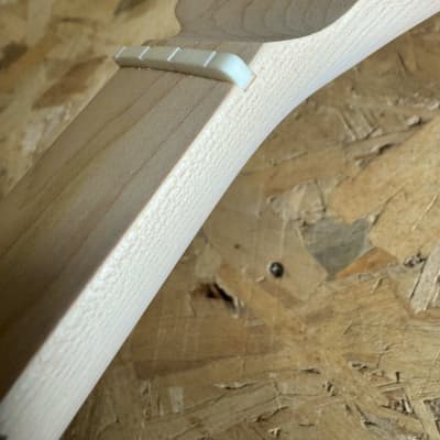Luthier Made Precision bass neck - Natural image 10