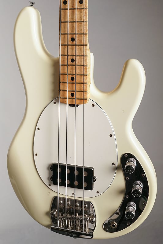 1990 Ernie Ball Music Man Stingray 4 Bass Guitar Natural