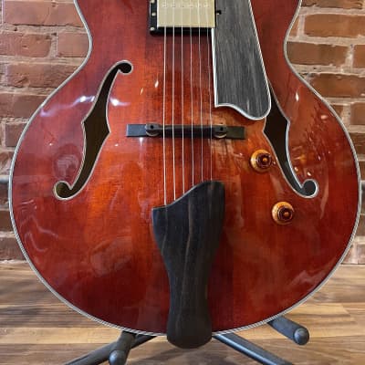 Eastman AR805CE Classic with hard case image 1