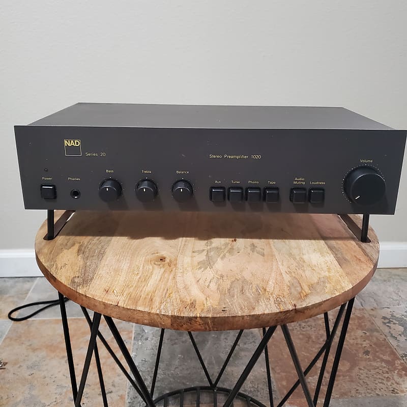 NAD 1020 pre amp  			