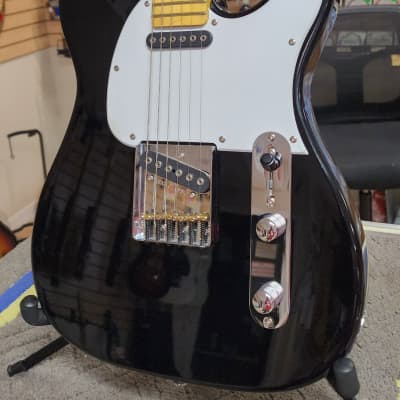G&L Tribute Series ASAT Classic with Maple Fretboard Black image 2