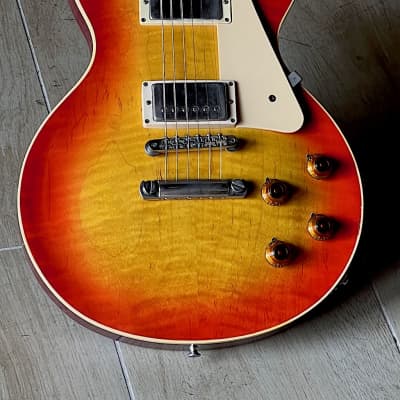 Gibson Les Paul Heritage Std. 80 1981 a very nice original 1st type '59 Reissue getting very scarce. image 4