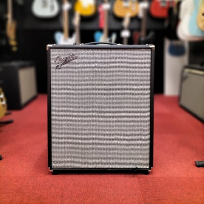 AMPLIFICADOR COMBO FENDER RUMBLE 200 V3 P/ BAIXO 200W 1X15 EMINENCE -  AMPLIFICADOR COMBO FENDER RUMBLE 200 V3 P/ BAIXO 200W 1X15 EMINENCE - FENDER