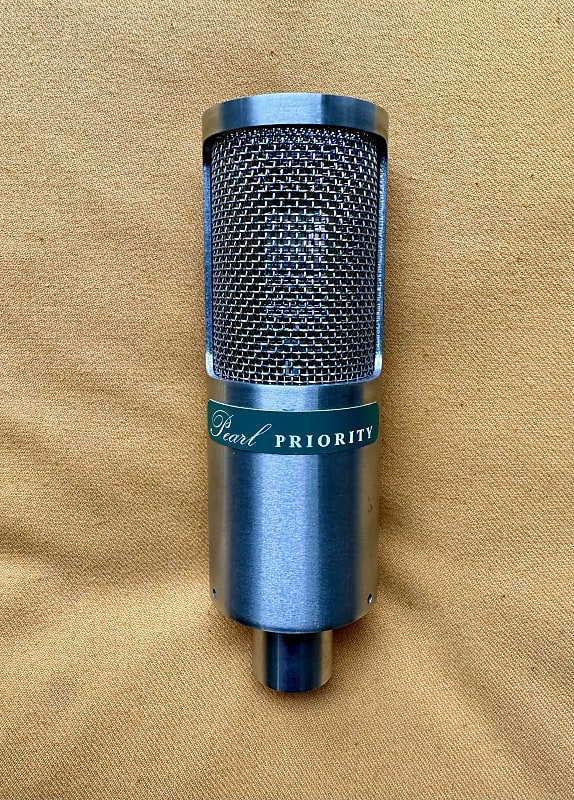 Pearl Priority cardioid condensor mic - super-clean, | Reverb UK