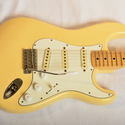 Fender ST-72 YM Yngwie Malmsteen Signature Stratocaster MIJ 1994 - 1999 - Vintage White image 3