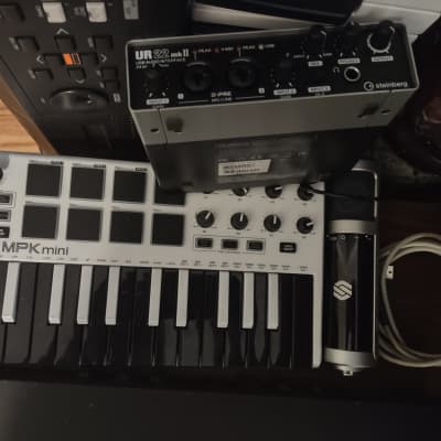 Alesis 49 MKII, Akai mpk mini, UR22 MKII Steinberg, phonic compressor,Sterling ST 155 FET microphone, Toshiba receiver V 49 mkII, mpk mini, ur22 - Black and white