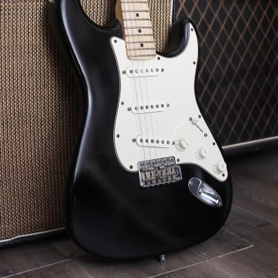Fender Highway One Stratocaster 2009 - Black Nitro image 4