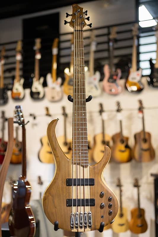 Ibanez BTB675 5-String Bass Guitar, Natural Flat w Ibanez BTB675 5-String Bass Guitar, Natural Flat w