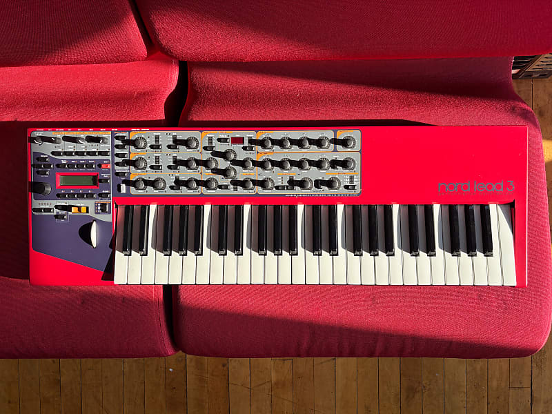 Nord Lead 3 シンセサイザー 中古品 Nord Lead 3 シンセサイザー 中古品