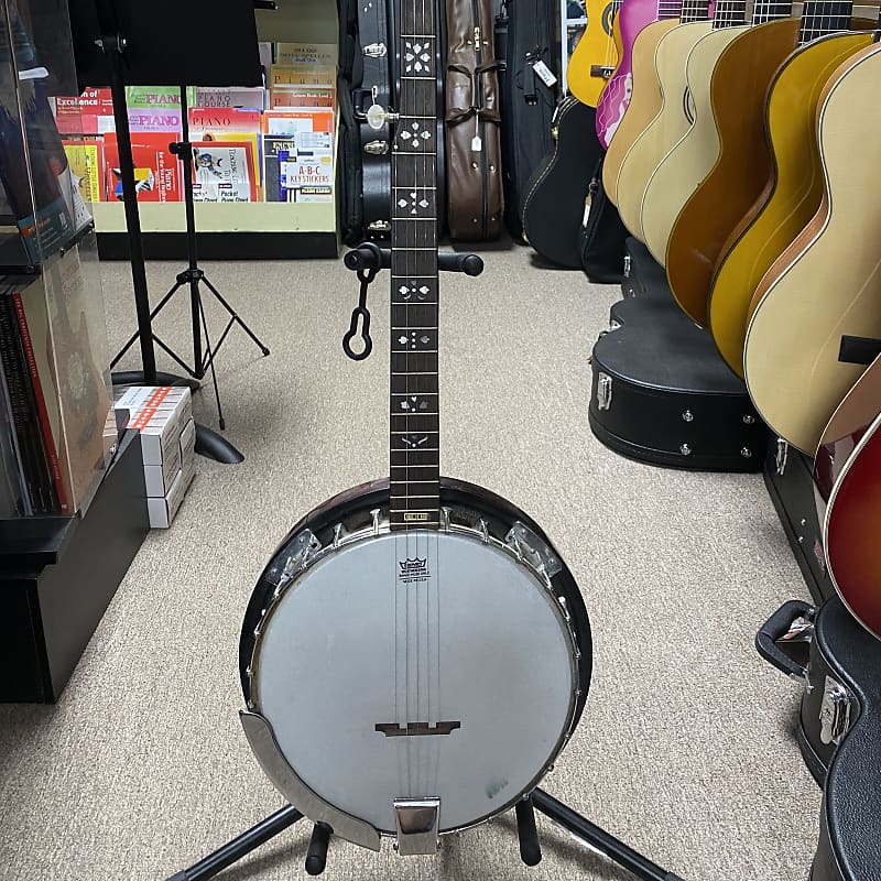 Franciscan banjo shop
