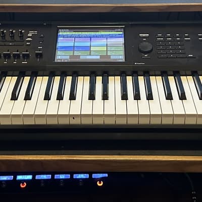 Korg KRONOS 2 88-Key Digital Synthesizer Workstation 2014 - Present - Black/Wood