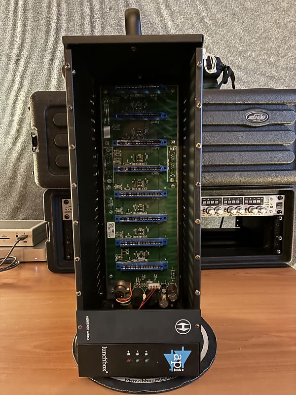 API 500-8B HC 8-Slot Lunchbox image 1
