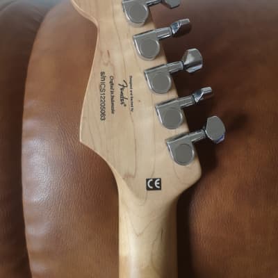 Squier Deluxe Stratocaster 2007 - 2018 - Pearl White Metallic image 6
