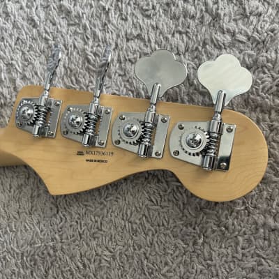 Fender Standard Jazz Bass 2017 MIM Sunburst Lefty Left-Handed 4-String Guitar image 6