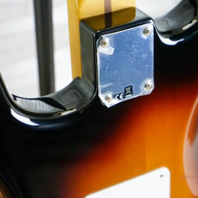 Fender Vintera '50s Stratocaster Modified with Maple Fretboard 2-Color Sunburst image 8