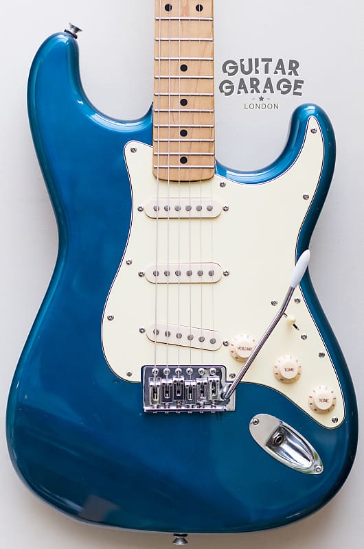 1988 Fender Japan Stratocaster Lake Placid Blue Pearl Maple neck