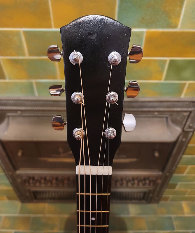Squier Acoustic Art/Zombie Guitar - 093-0300-021 Bloody Squier Acoustic Art/Zombie Guitar - 093-0300-021 Bloody