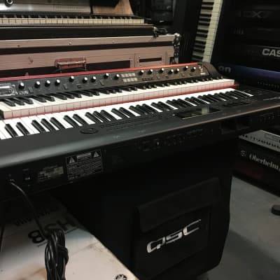 Roland D-70 76-Key Super LA Synthesizer