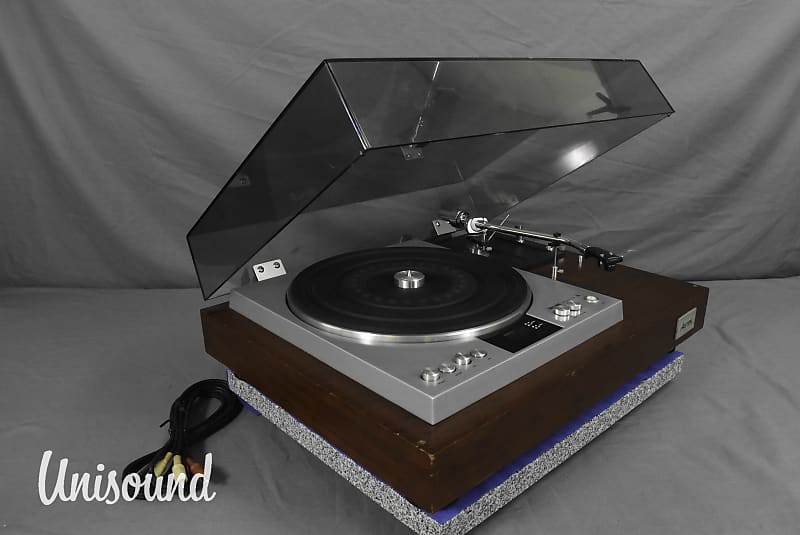 Aurex SR-410 Direct-Drive Turntable Record Player in Very Good Condition