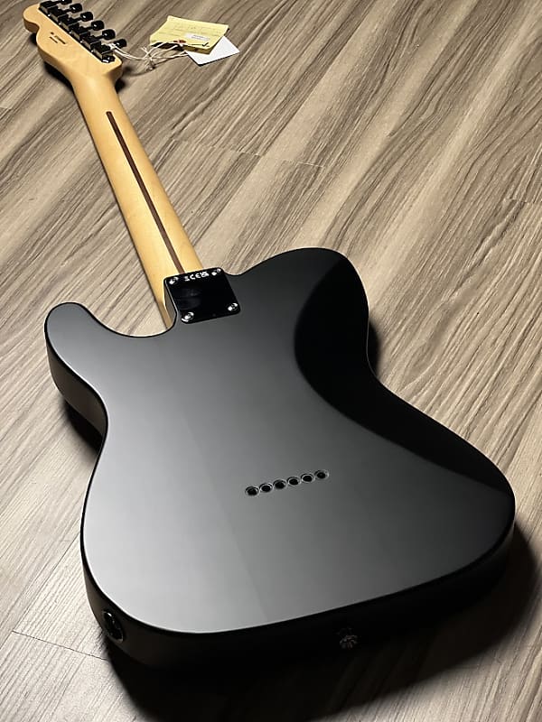 Fender Japan Limited Edition Hybrid II Telecaster Noir with Fender Japan Limited Edition Hybrid II Telecaster Noir with