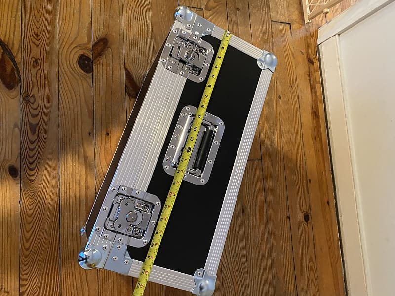 Custom Size Live-In Pedalboard Flight Case – Creation Music Company