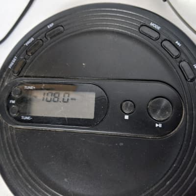 ONN Model ONB15AV201 Personal Portable CD Player with FM Radio, Headphones image 3