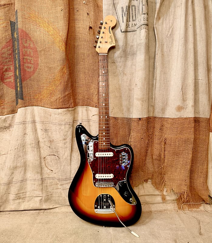 ギター Fender MIJ Traditina II Late60s jaguar Fender MIJ Traditional II Late '60s Jaguar Inca Silver 2023