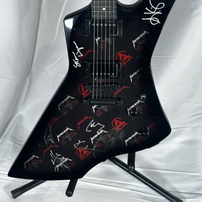 METALLICA SIGNED FULL BAND ESP LTD Snakebyte James Hetfield Signature 2011 - Present - Black Satin image 2