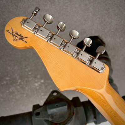 Fender Custom Shop Vintage Custom 1962 Stratocaster NOS Maple Fingerboard 3-Colour Sunburst image 7