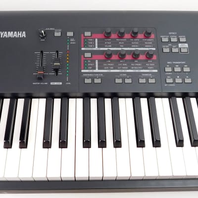 Yamaha MOXF8 Synthesizer 88-Key Hammer + Top Zustand + OVP + 1 