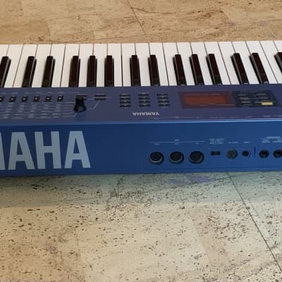 Yamaha CS1x Control Synthesizer 1996 - Blue