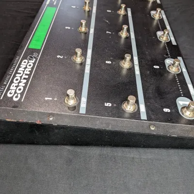 グランドコントロール プロ&スイッチャーGCX Ground Control Pro MIDI Foot Controller - Voodoo Lab