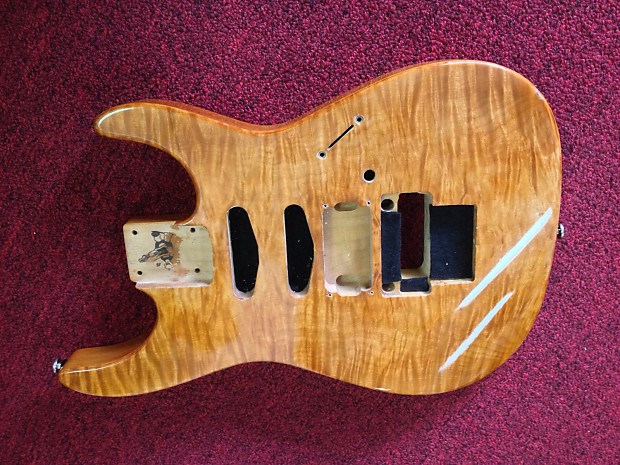 Warmoth Super Strat Style Guitar Body Maple Top Natural Finish Floyd Rose HSS Pickups Routed