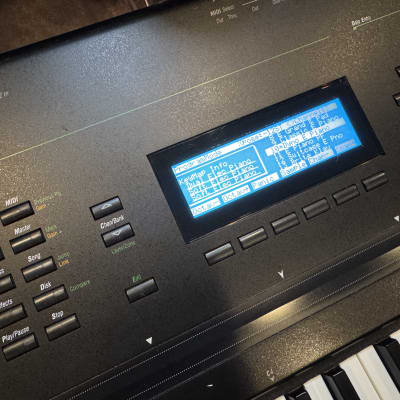 Kurzweil K2500XS 88-Key Digital Workstation Synthesizer in SKB Case