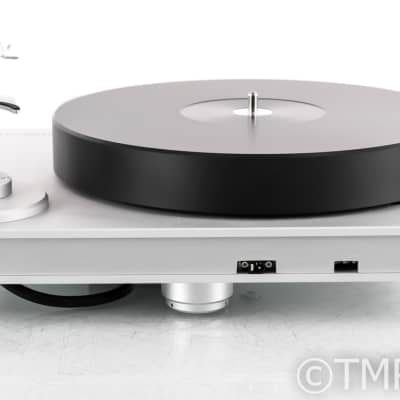 Clearaudio Performance DC Turntable; Silver; Satisfy Carbon Tonearm (Open Box; No Cart.) image 5