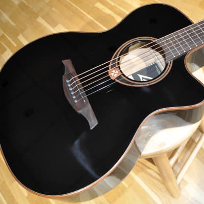 LAG Tramontane T118ACE BLK / Auditorium Cutaway Electro / Lâg T118 Series by Maurice Dupont for sale