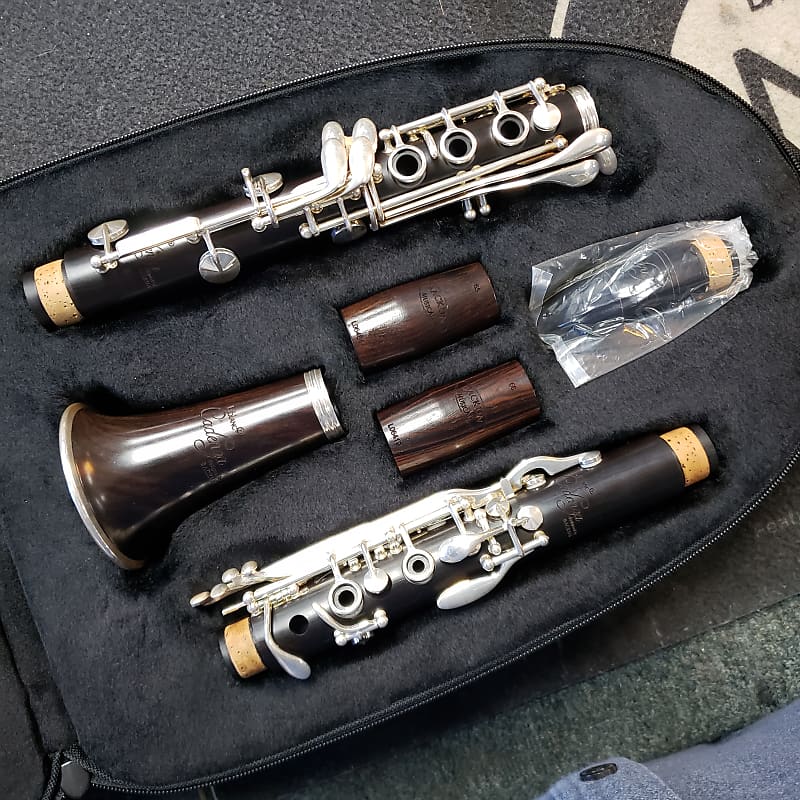 LeBlanc Cadenza LB130 Backun Bb Clarinet with 2 barrels