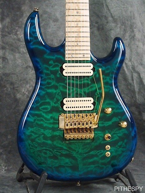 CARVIN DC727C 7 STRING QUILTED MAPLE FLOYD ROSE DEEP DRAGONBURST GUITAR DC 727 C