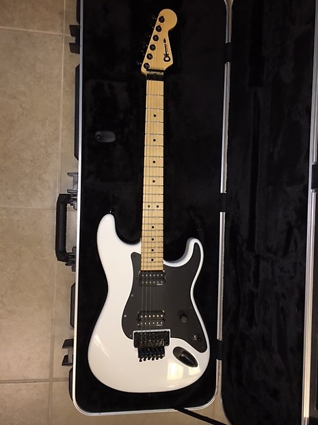 ギター Charvel SOCAL 1 2H JP FRD So-Cal :: MJ So-Cal Style 1 HSS FR M, Maple Fingerboard